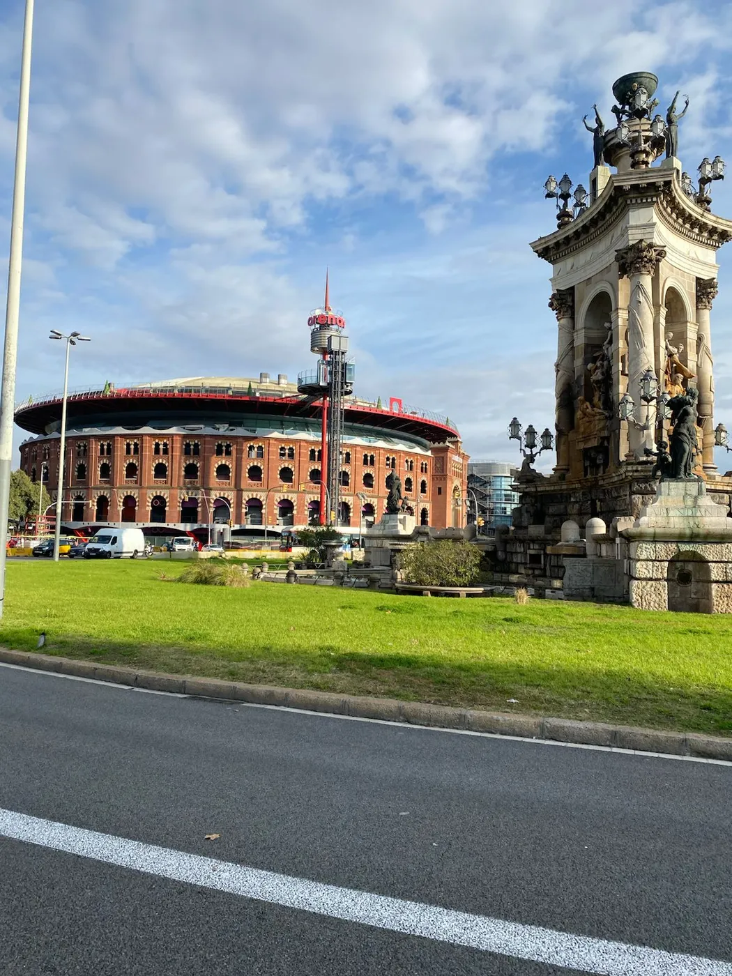 Las Arenas seen from Plaça d'Espanya